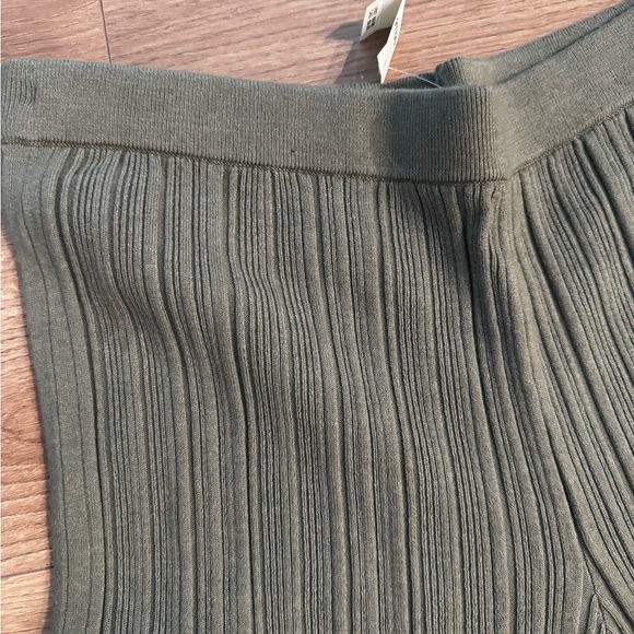 Women's High-Waisted Ribbed Knit Pants in Olive Green - Picture 2 of 3